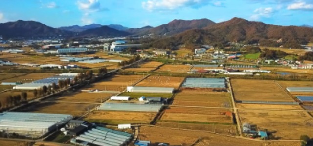 6. 용인특례시가 후계농업경영 청년 농업인을 선정했다. 사진은 농가들이 있는 처인구 원삼면 전경..jpg