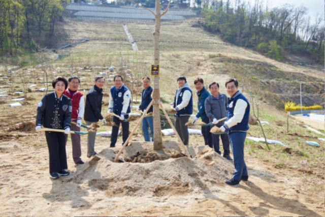 제79회+식목일+기념+희망의+나무+심기+행사(1).jpg