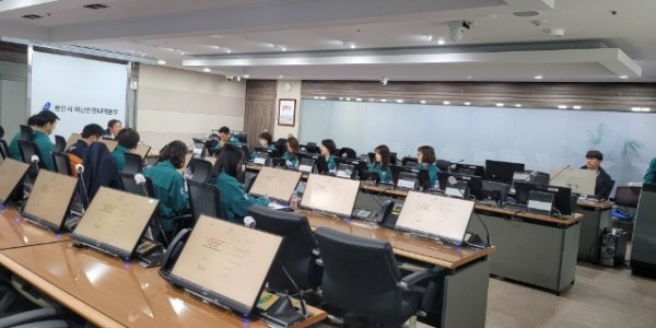 6. 용인특례시가 지난 5일 시청사에서 봄철 산불 대응태세 관계기관 점검 회의를 개최했다..jpg