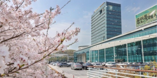 3. 용인특례시청사 전경.jpg