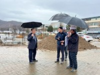 240409 윤종영의원, 지역내 학교 공간혁신 개선 공사 확인 및 학교장 건의사항 해결노력.jpg