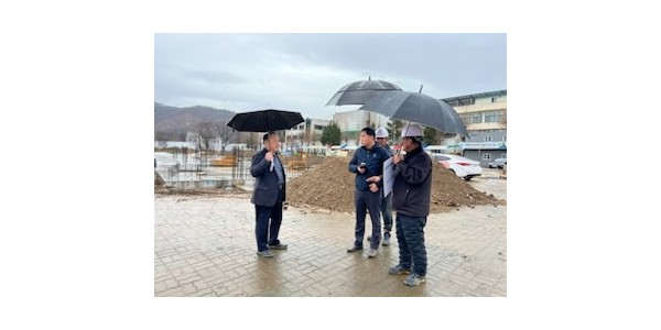 240409 윤종영의원, 지역내 학교 공간혁신 개선 공사 확인 및 학교장 건의사항 해결노력.jpg