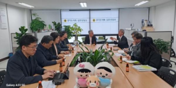 240416 홍원길 의원 , 도농복합지역의 노업활성화 방안 마련 담당부서와 농협조합장 정담회 (2).jpg