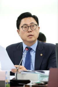 240423 이용욱 의원, 경기도 외국인노동자 지원 조례 상임위 통과.jpg