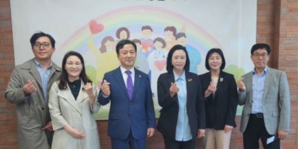 240514 정윤경 도의원, 군포 베이비부머 행복캠퍼스 현장 방문 “중장년의 성공적인 생애 재설계 중요” 강조1.jpg