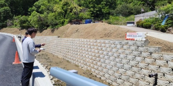 6. 용인특례시가 여름 장마철을 앞두고 하천 안전상황을 점검 중이다.JPG