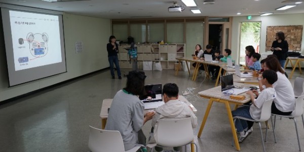 경기도어린이박물관 프로그램 진행 사진-1.jpg