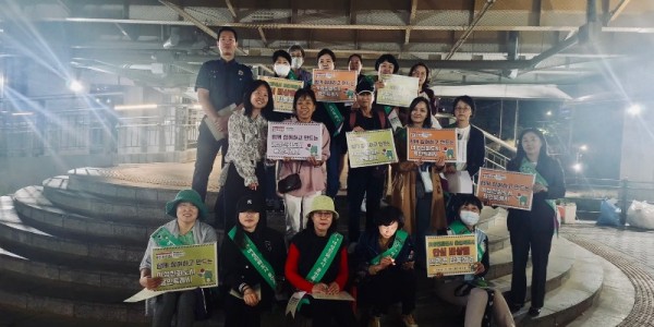 4. 지난 20일 여성친화도시 안심 비상벨 합동점검에 참여한 여성친화도시 시민참여단의 모습.jpg