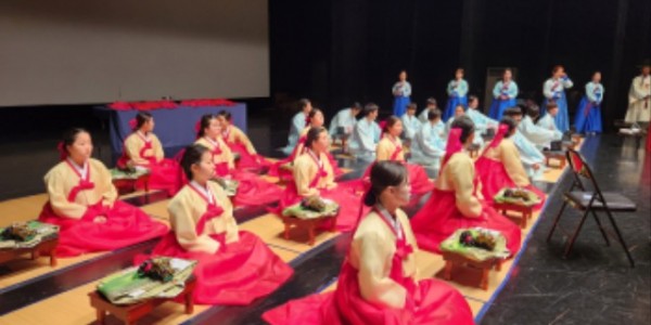 5. 지난 20일 용인대학교에서 용인예절교육관이 전통성년례를 마련했다..jpeg