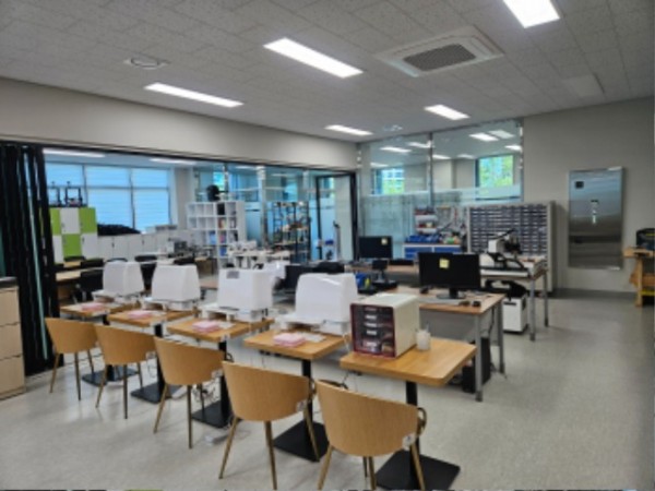 (사진) 영덕동 소공인 스타트업 허브 1층에 위치한 