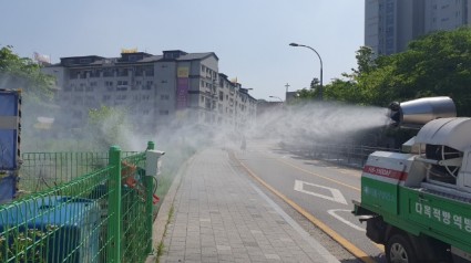 10. 용인특례시가 모기 유충 집중구제 기간을 운영한다.jpg