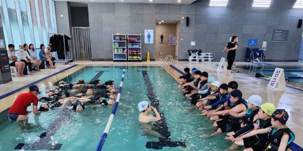 생존수영 사진.jpg