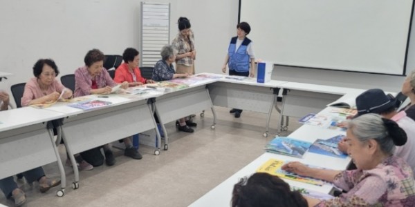 10-1. 기흥구 서농동 지역사회보장협의체가 6월 한달간 지역 내 치매 고위험군 어르신을 대상으로 치매예방 프로그램 ‘건강하세孝’ 를 진행한다.jpg