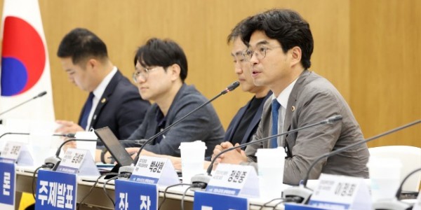 240701 박상현 의원, 생성형 인공지능 순기능 최대화와 역기능 최소화를 위한 논의의 장 마련 2.jpg