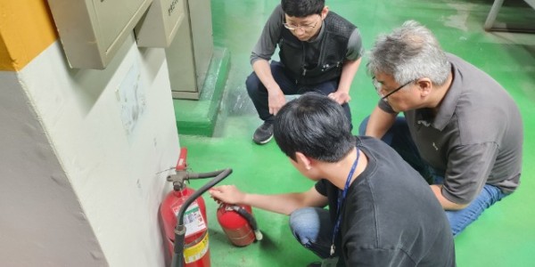 2. 용인특례시가 화재 위험 물질을 취급하는 공공청사의 안전점검을 했다.JPG