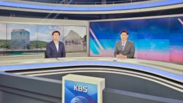 2. 이상일 용인특례시장(왼쪽)이 지난 5일 KBS 뉴스인에 출연해 시장 취임 후 2년 동안의 성과와 앞으로 도시 발전을 위한 구상을 밝혔다..jpg