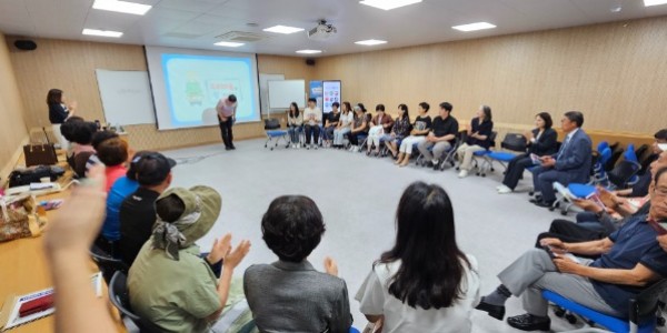 1. 용인특례시가 마련한 _신갈오거리 스마트 도시재생_ 프로그램인 _원데이 클래스_에서 주민들의 도시재생사업에 의견을 제시했다..jpg