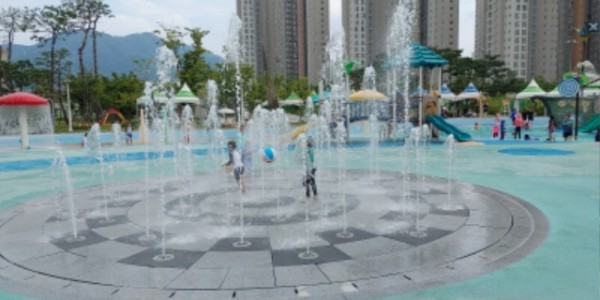 [사진자료]+유니온파크+물놀이터+바닥분수+점검.jpg