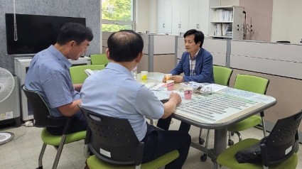 240716 문형근 의원, 비산초등학교 앞 안전한 등하굣길 조성 방안 논의.jpg