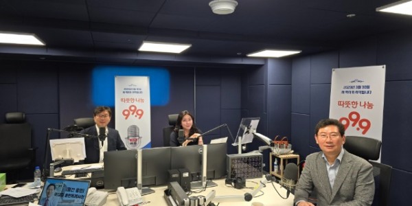 9. 이상일 용인특례시장이 26일 OBS라디오 최진만 이유나의 굿모닝 OBS에 출연해 용인특례시에서 진행 중인 다양한 사업과 성과를 소개했다..jpg