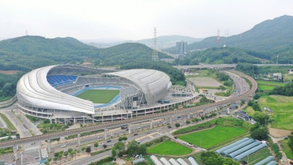 1-2. 반디비 체육센터가 조성될 용인미르스타디움 임시주차장 부지 전경.jpg