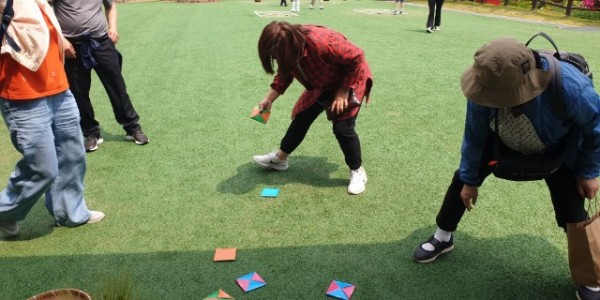 5-2. 용인농촌테마파크가 진행 중인 체험프로그램 참가자 모습.jpg