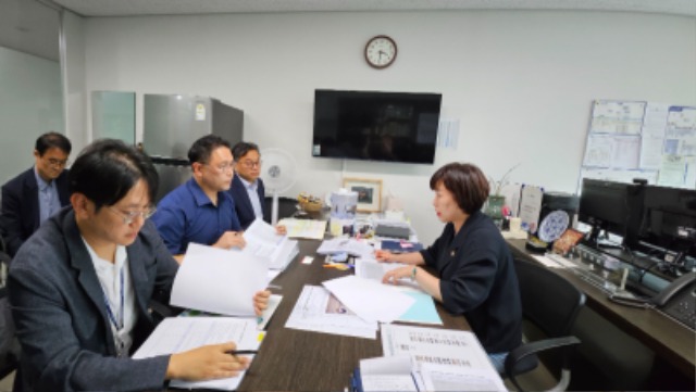 240806 이채영 의원, 경기도 사회혁신기획과 사업현황 점검 깜깜이 사업 없어야 (1).jpg