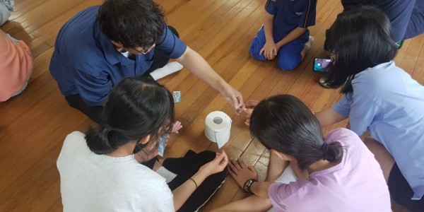 3-1. 용인특례시 처인구보건소의 한의사 직업체험 중 한방침놓기 체험 프로그램 모습.jpg