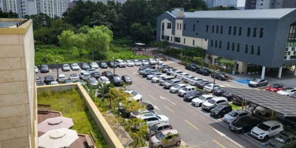 3-1. 8월 26일부터 유료로 전환되는 용인특례시 서농동주민센터 주차장 모습.jpg