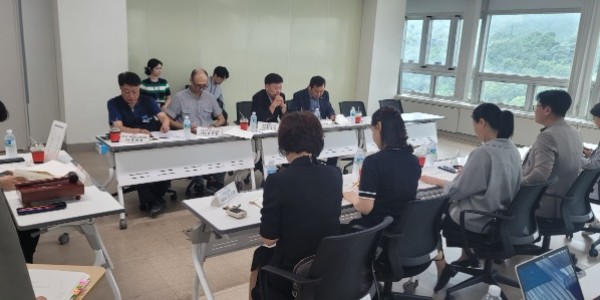 5. 용인특례시는 5일 생활임금심의위원회 를 열고 내년 생활임금 시급을 1만1670원으로 최종 결정했다..jpg