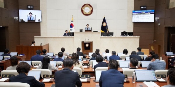 20240905 용인특례시의회, 제286회 임시회 제2차 본회의 열어(1).jpg