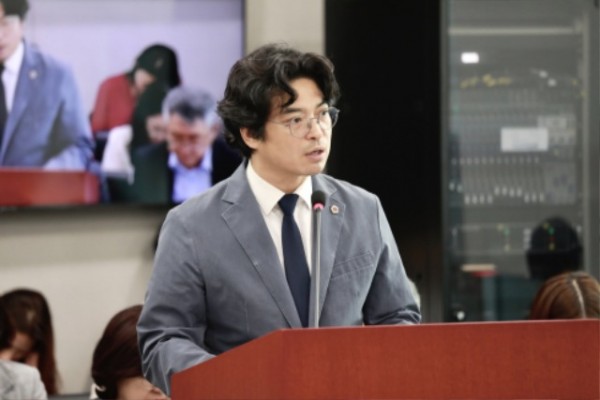 240911 박상현 의원, 경기도교육청 생성형 인공지능 활용 교육 지원 조례안 상임위 통과.jpg