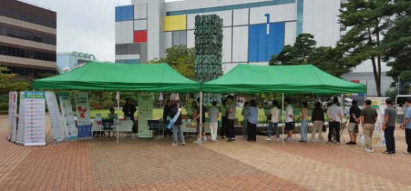 4-1. 용인특례시 기흥구보건소가 진행한 _레드서클 캠페인_ 현장 모습.png