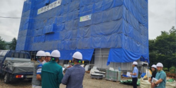 6. 수지구는 안전사고 예방 위해 고기동 일원 민간 건축공사장을 안전 점검했다.JPG