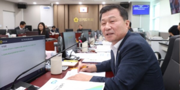 240913 한원찬 의원, 근로시간 단축제도 도입효과 조사 (1).JPG.jpg