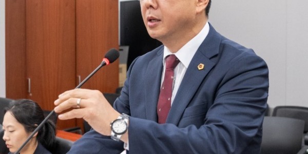 240918 윤충식 의원, ‘경기도 클라우드컴퓨팅산업 육성 및 지원 조례안 상임위 통과 (1).jpg