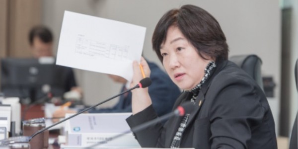 240919 지미연 의원, 경기도청 추경심사 문제 지적.jpg