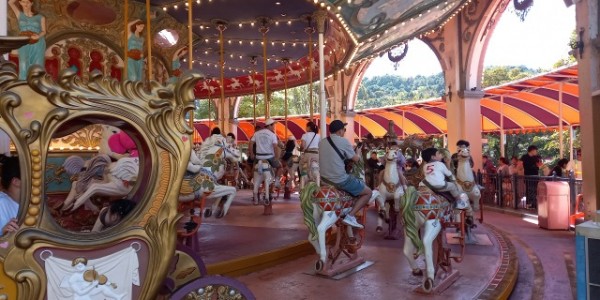 9. 용인특례시는 28일 에버랜드에서 보호대상아동들이 원가정 부모와 정서적 유대감을 형성할 수 있도록 가족관계회복 프로그램을 진행했다.jpeg