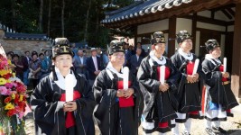 20240930 용인특례시의회 유진선 의장, 용인향교 석전대제 초헌관으로 참여(1).jpg