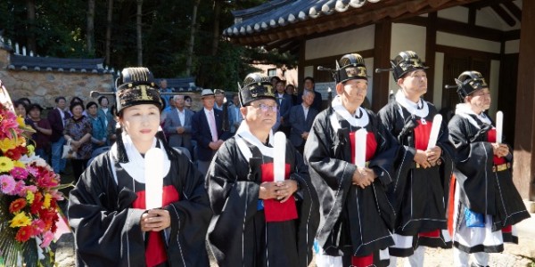 20240930 용인특례시의회 유진선 의장, 용인향교 석전대제 초헌관으로 참여(1).jpg