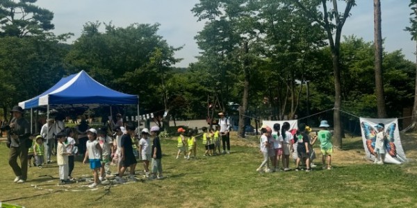 5-2. 용인자연휴양림에서 즐길 수 있는 유아숲 프로그램의 모습.jpg