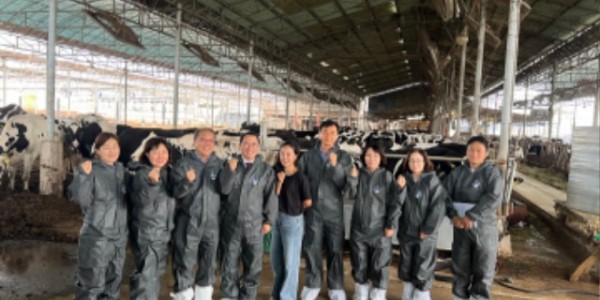 241008 이오수 의원, 축산 냄새 개선 및 수분조절재 연구를 위해 양주.포천 농장 현장 방문.jpg