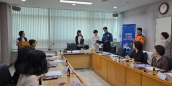 5. 16일 열린 용인특례시의 2024년 하반기 감염병 관리위원회 회의 모습.jpg