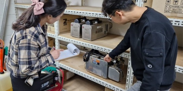 4. 기흥구보건소가 지역 내 소독업소를 대상으로 점검을 진행하고 있다..jpeg