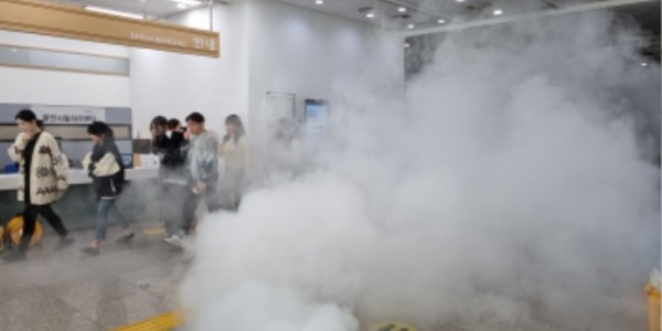 2-1. 용인특례시가 24일 시청사 화재에 대비해 소방 훈련을 했다.jpg