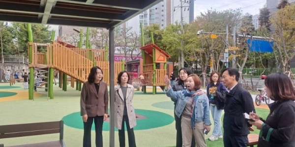 241025 전자영 경기도의원, “경기도 특조금 5억 원으로 금화1어린이공원 놀이터 완공”.jpg