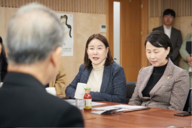 20241114 의원연구단체 용인, 역사종교문화 여행의 시작, 천주교 수원교구와 협력 논의(1).jpg