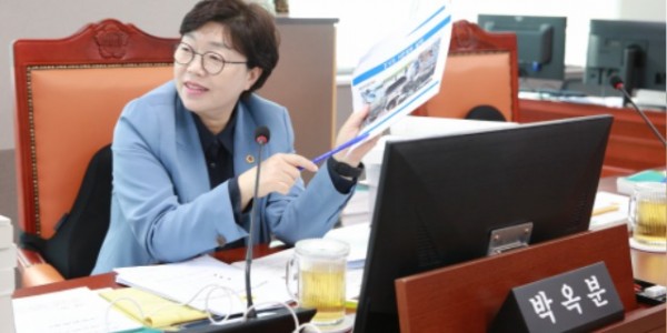 241111 박옥분 의원, 경기도 건설국에 ESG 확대와 개선 촉구.jpg