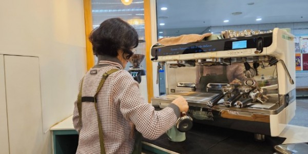 2. 장애인 일자리사업 참여자 근무 모습.jpg