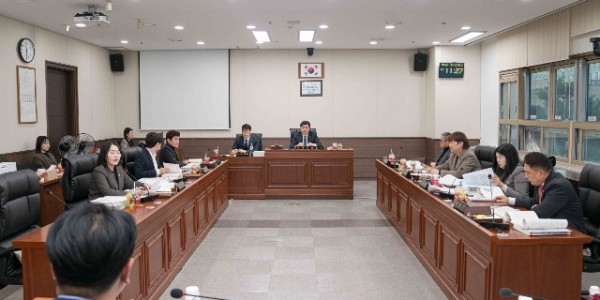 20241119 행정사무감사 1일차(2)-자치행정위원회.jpg